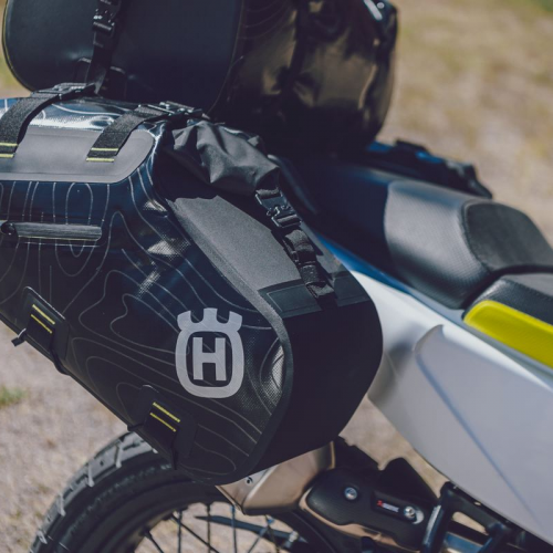 CONJUNTO BOLSAS LATERALES Y HERRAJES HUSQVARNA NORDEN