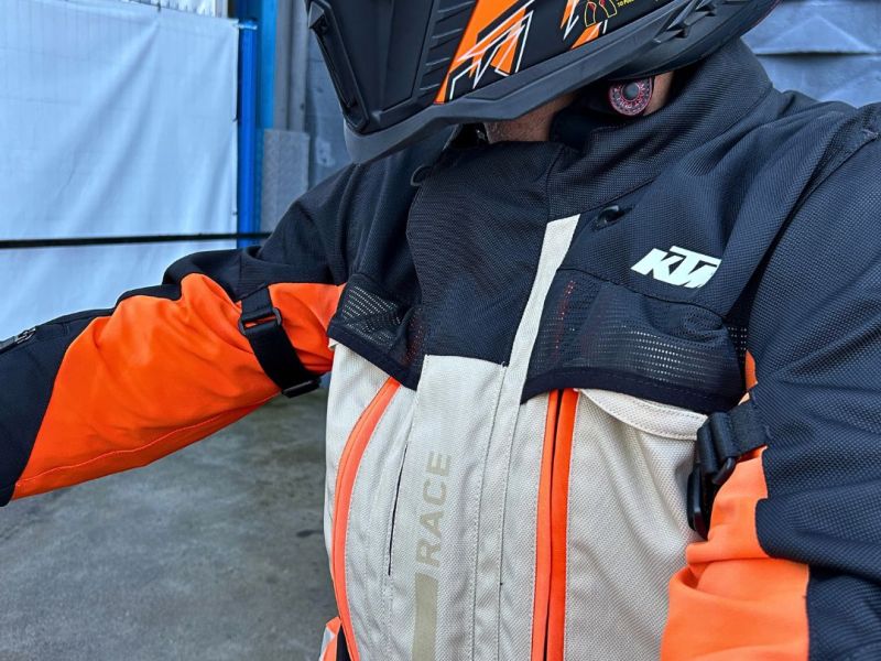 Claves para Elegir la Chaqueta de Moto Adecuada
