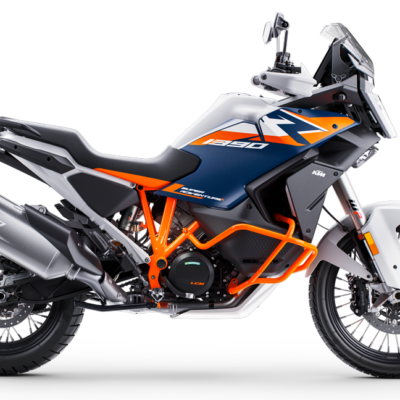 KTM 1390 SUPER ADVENTURE R 2026: No solo ha demostrado su valía a través de sus prestigiosas predecesoras, sino que sigue siendo la moto Travel V-Twin READY TO RACE definitiva.