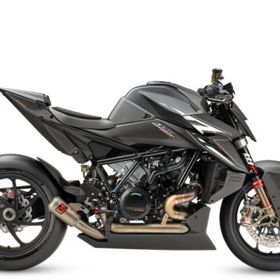 PHO_BIKE_90_RE_KTM-naked-bikes-super-duke-rr--track-studio-right-side-view_#SALL_#AEPI_#V1